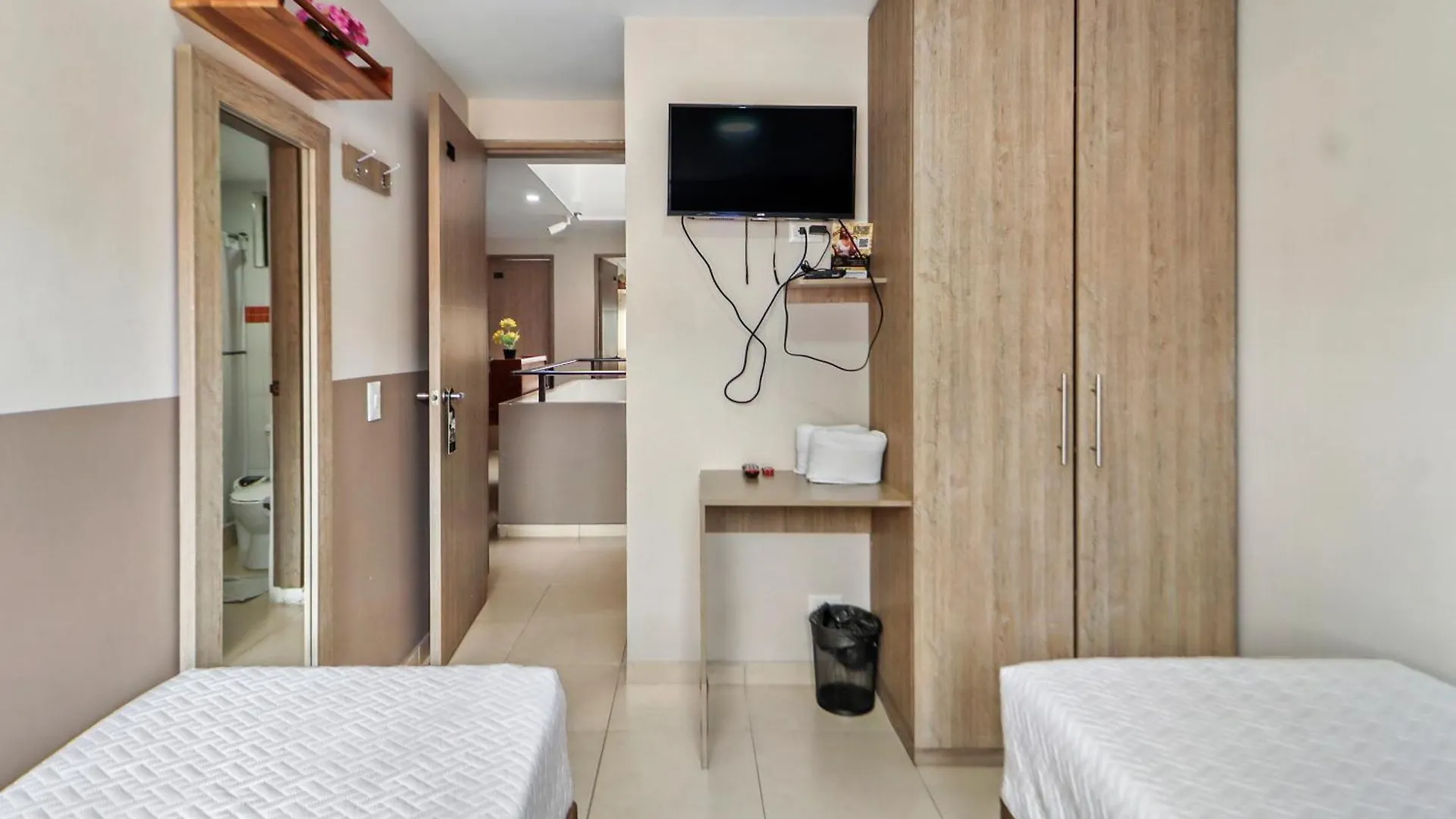 Hotel De La Salle Bogota
